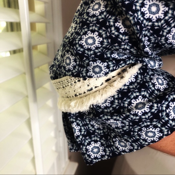 3 LEFT S-L Boho Chic Embroidered Blue Kimono Fringe Top - Picture 4 of 7